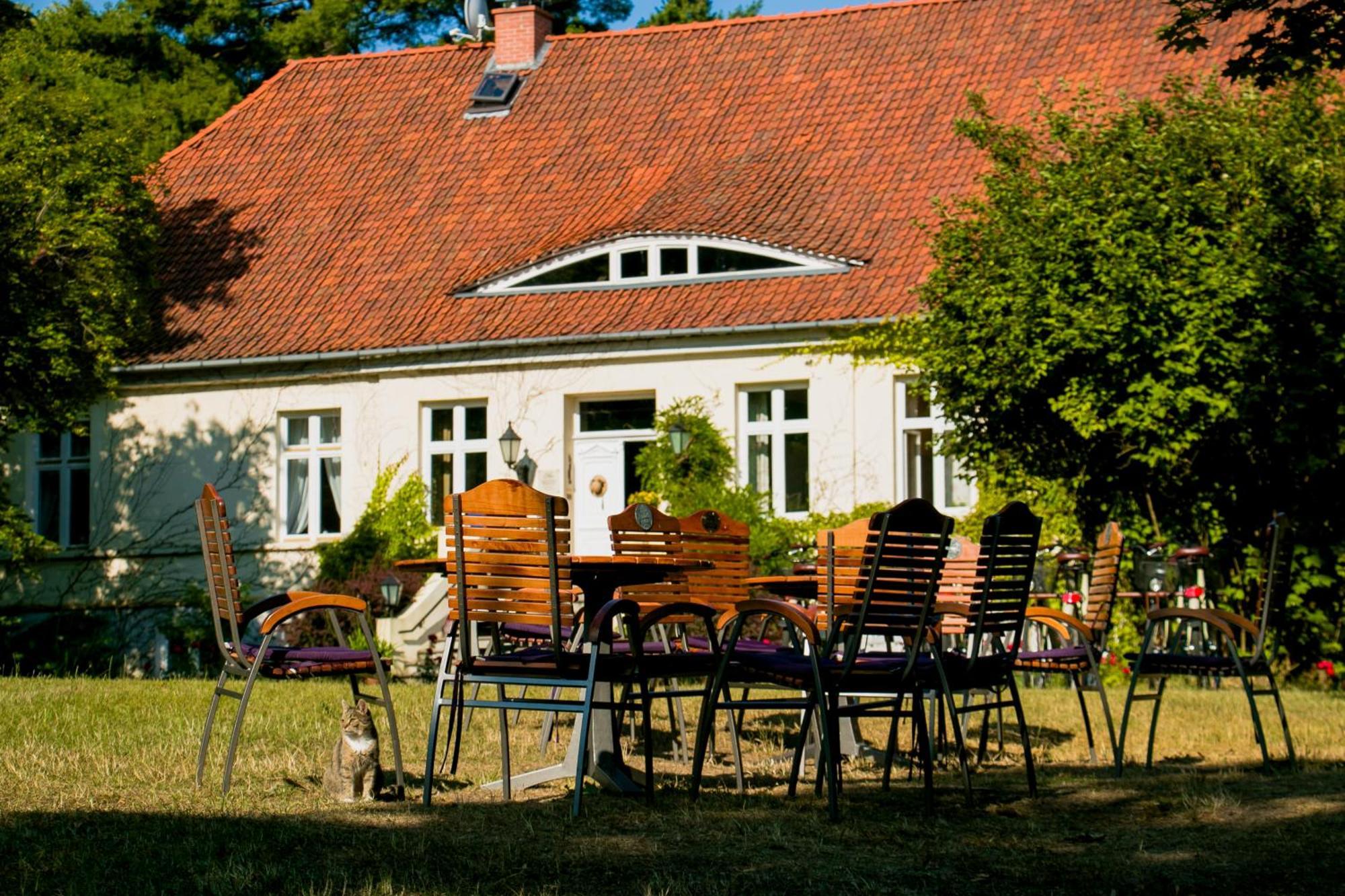 Hotel Im Park Sorkwity Exteriör bild