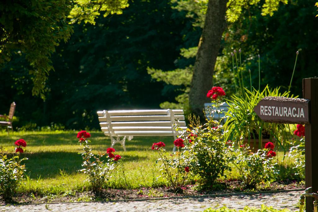 Hotel Im Park Sorkwity Exteriör bild